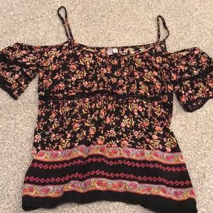 Cold shoulder top